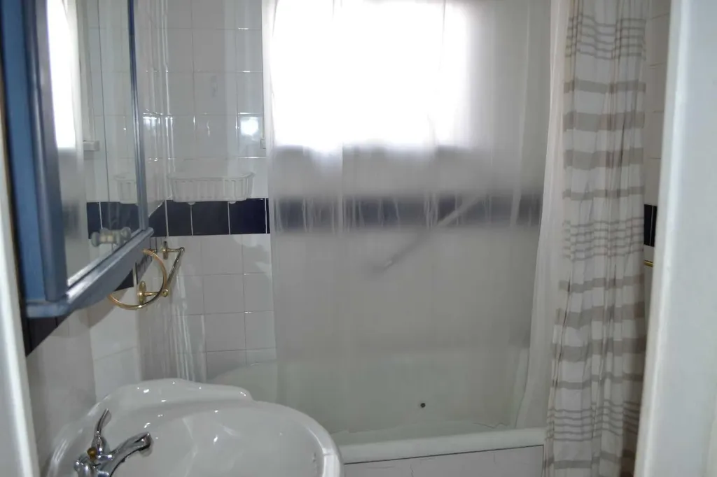 915 1 Street NW Calgary AB T2M2R9