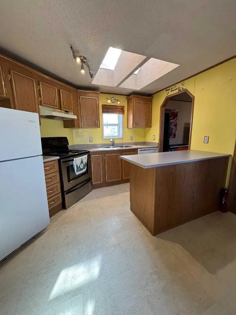6220 17 Avenue SE Calgary AB T2A 0w6