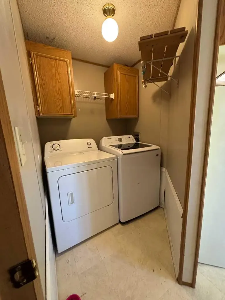 6220 17 Avenue SE Calgary AB T2A 0w6