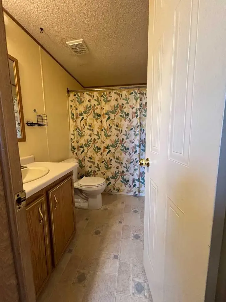 6220 17 Avenue SE Calgary AB T2A 0w6