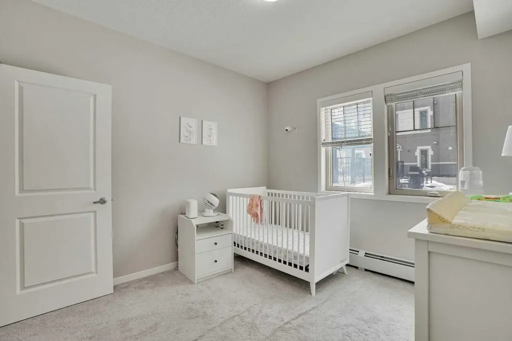 30 Mahogany Mews SE Calgary AB T3M 3H4