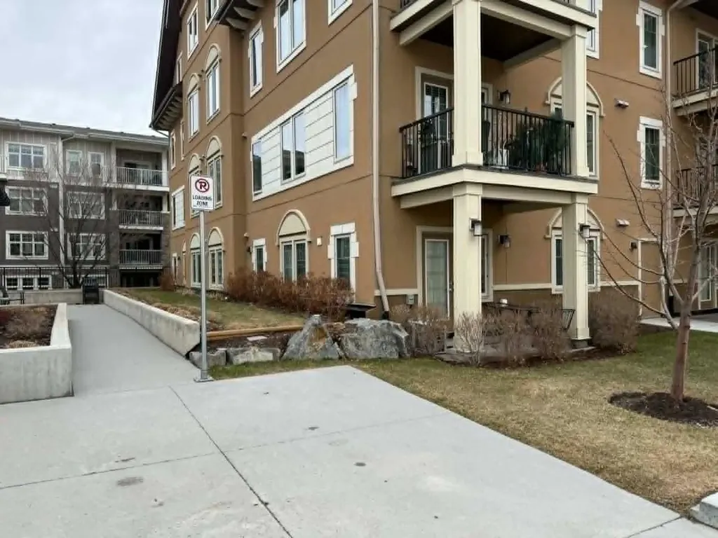 30 Mahogany Mews SE Calgary AB T3M 3H4