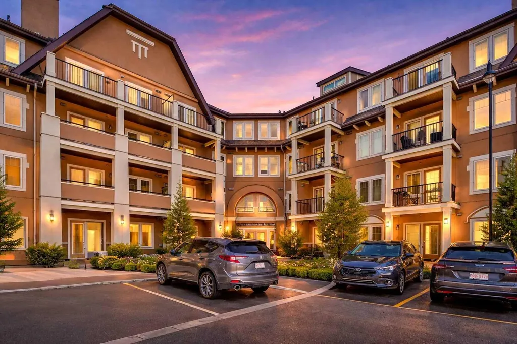 30 Mahogany Mews SE Calgary AB T3M 3H4