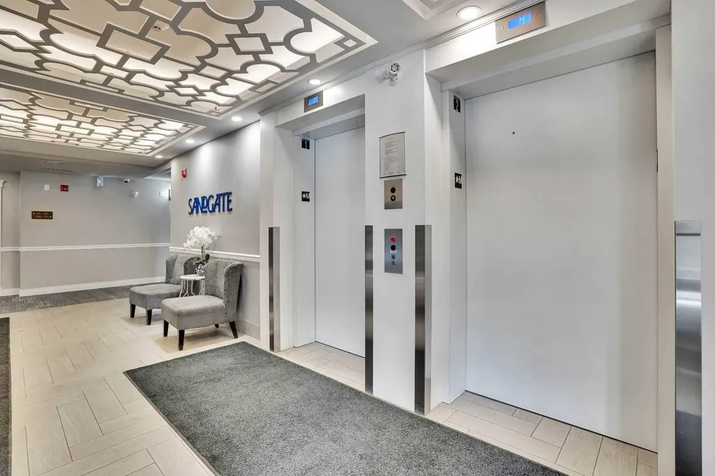 30 Mahogany Mews SE Calgary AB T3M 3H4