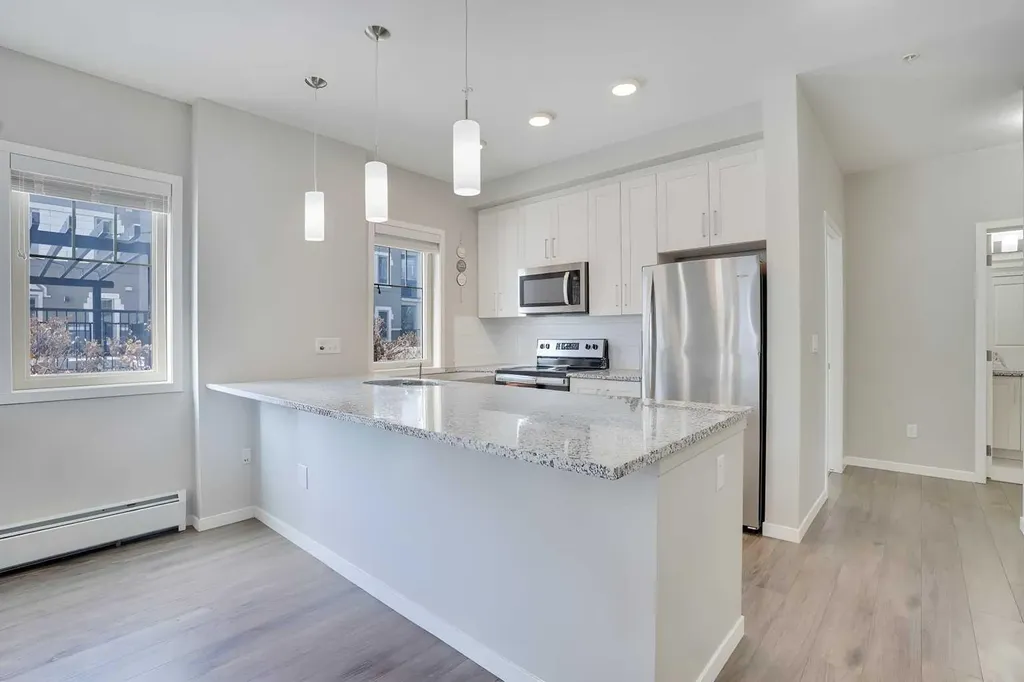 30 Mahogany Mews SE Calgary AB T3M 3H4