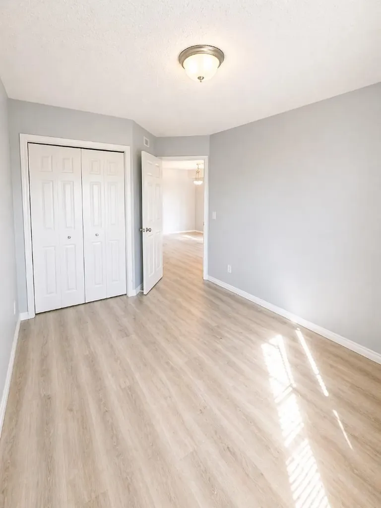 103 Strathaven Drive E Strathmore AB T1P1W3