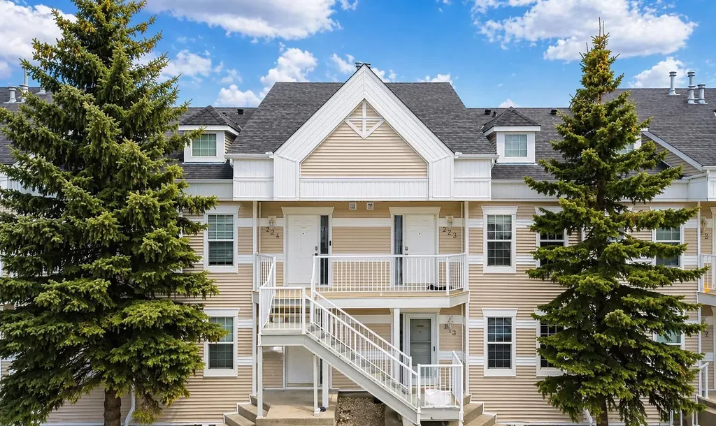 103 Strathaven Drive E Strathmore AB T1P1W3