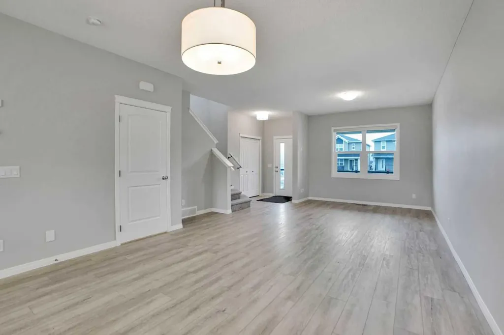 667 Wolf Willow Boulevard SE Calgary AB T2X 5S1