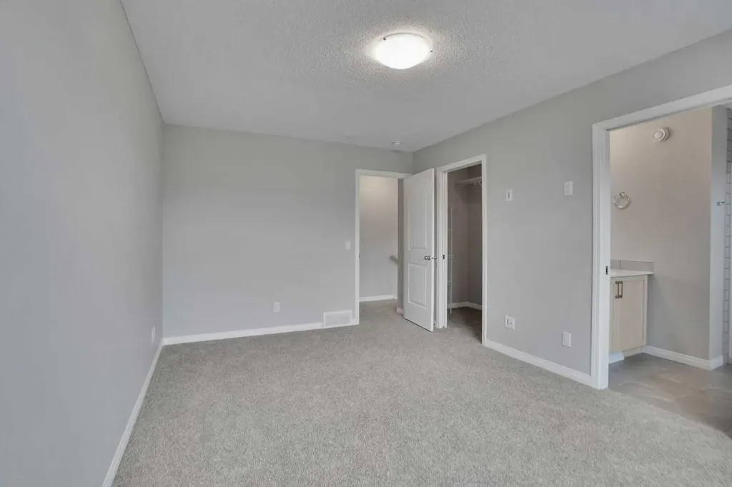 667 Wolf Willow Boulevard SE Calgary AB T2X 5S1