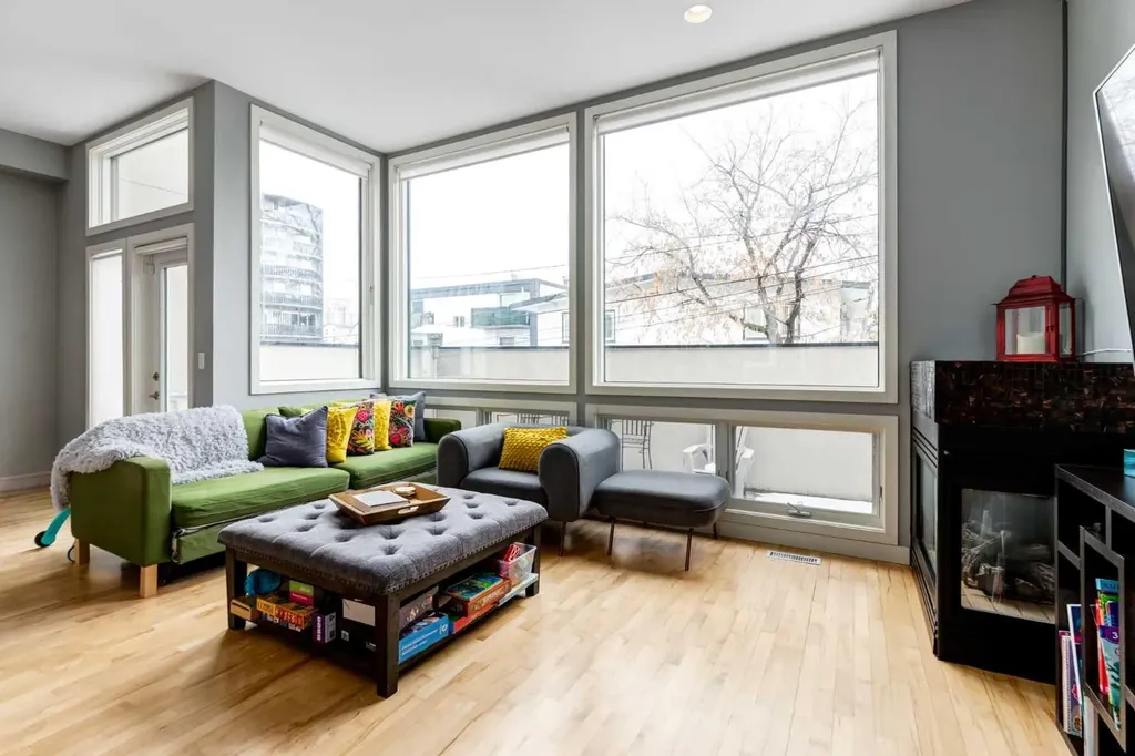 1720 12 Street SW Calgary AB T2T3M9
