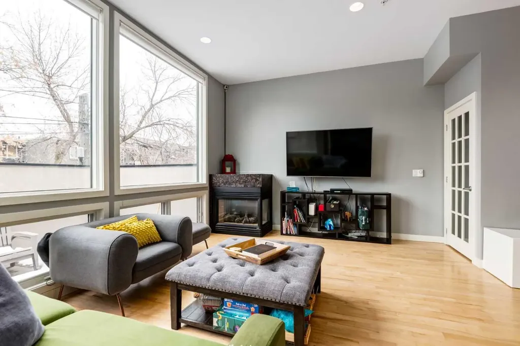 1720 12 Street SW Calgary AB T2T3M9