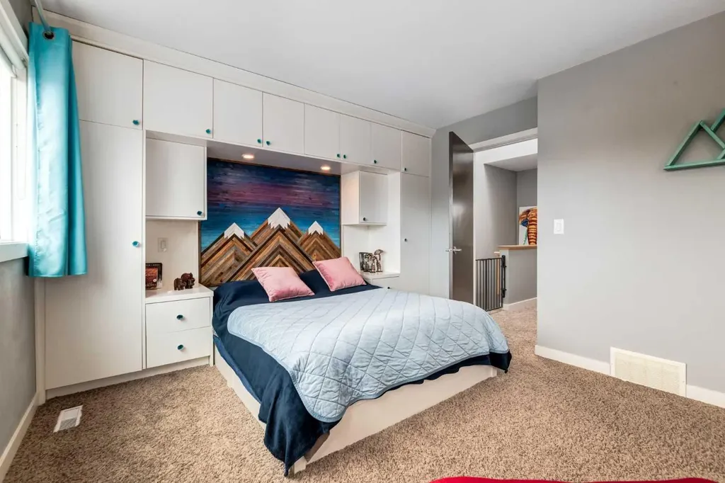 1720 12 Street SW Calgary AB T2T3M9