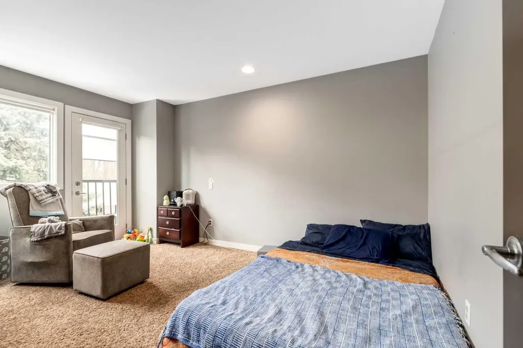 1720 12 Street SW Calgary AB T2T3M9
