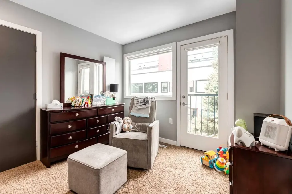 1720 12 Street SW Calgary AB T2T3M9