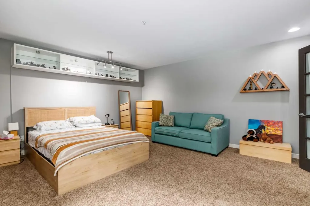 1720 12 Street SW Calgary AB T2T3M9