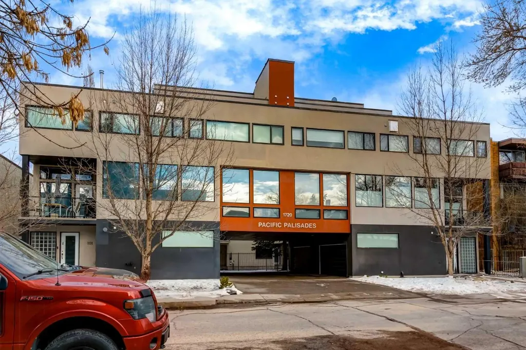 1720 12 Street SW Calgary AB T2T3M9