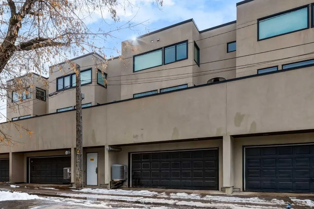 1720 12 Street SW Calgary AB T2T3M9