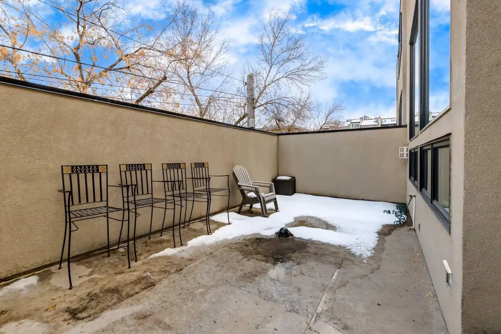 1720 12 Street SW Calgary AB T2T3M9