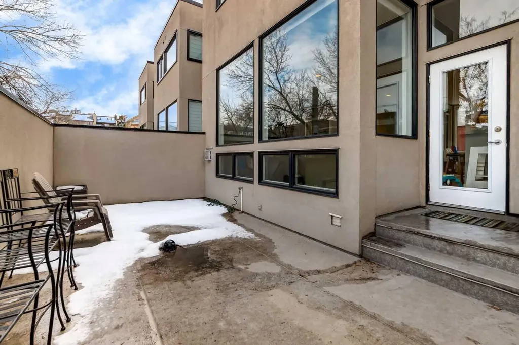 1720 12 Street SW Calgary AB T2T3M9