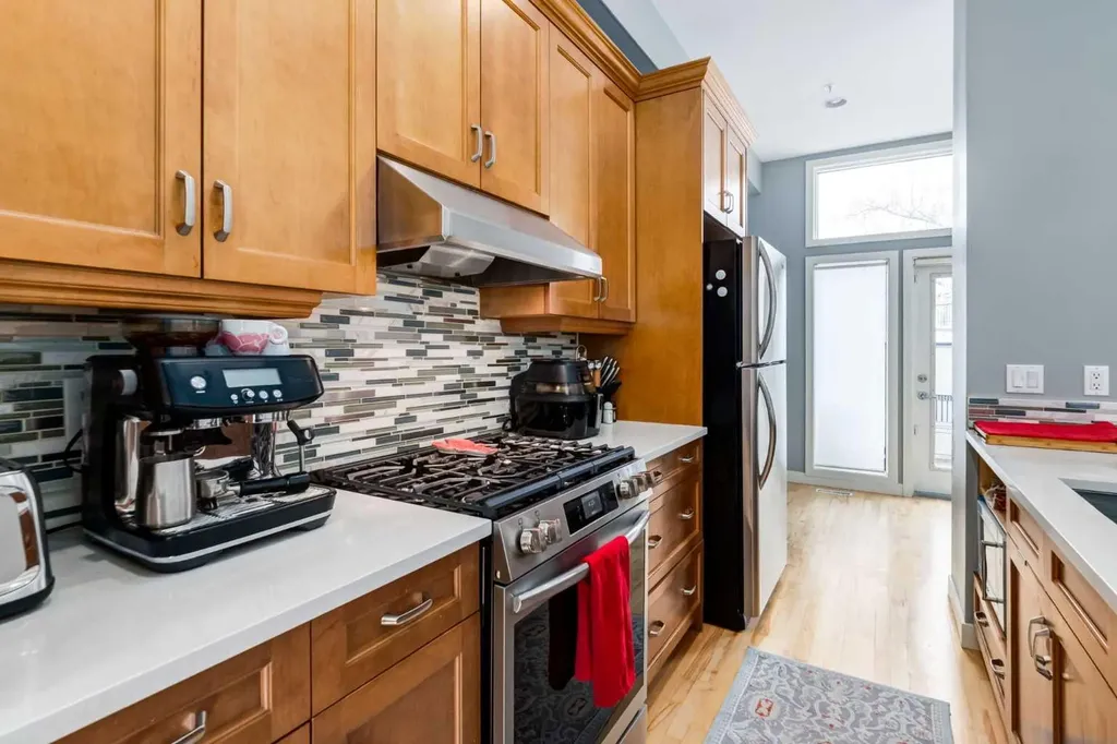 1720 12 Street SW Calgary AB T2T3M9