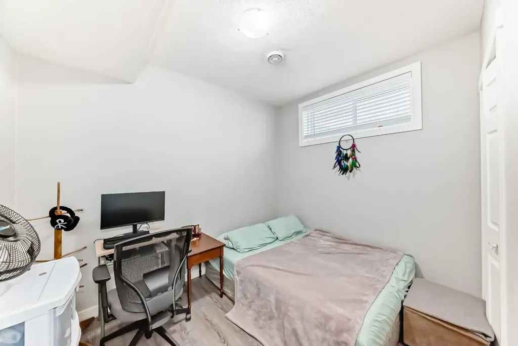 392 Redstone Drive NE Calgary AB T3N 0R1