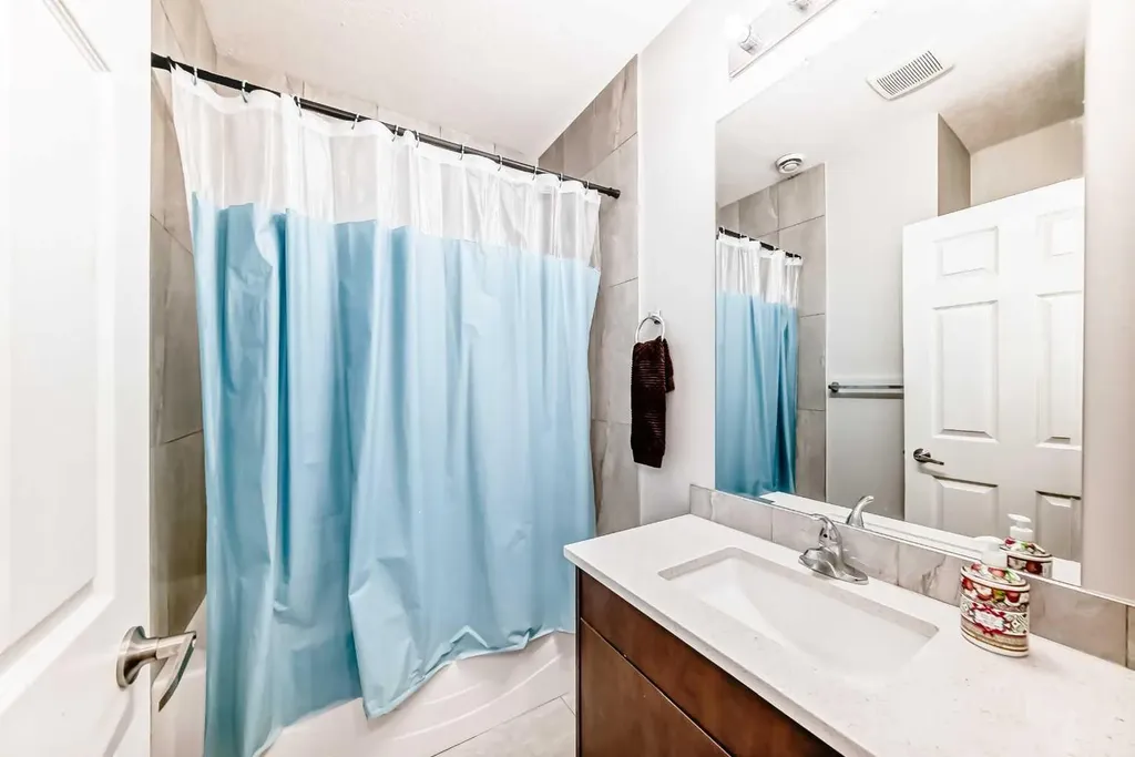 392 Redstone Drive NE Calgary AB T3N 0R1