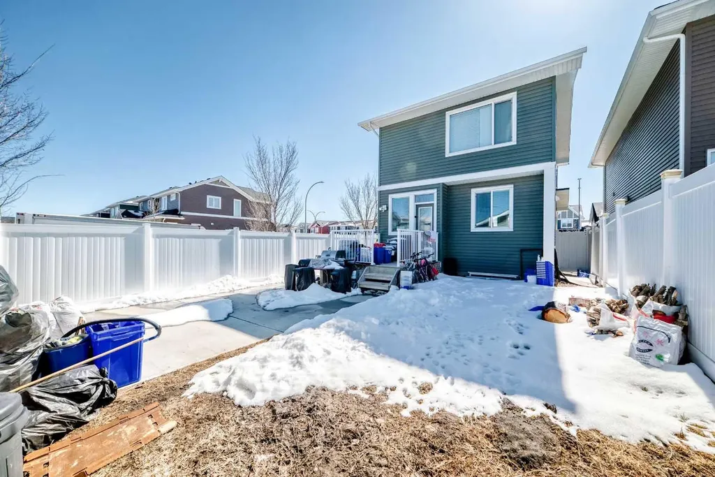 392 Redstone Drive NE Calgary AB T3N 0R1