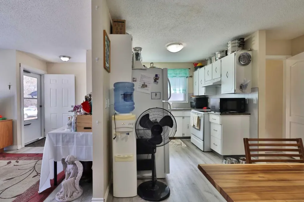6403A 49 Avenue Camrose AB T4V 0P6