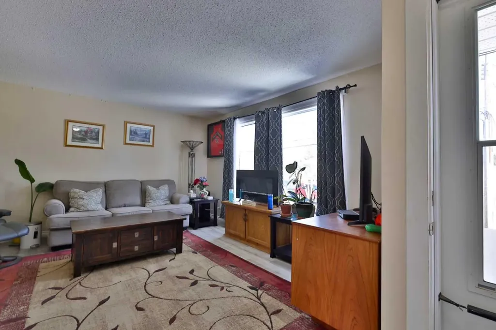 6403A 49 Avenue Camrose AB T4V 0P6