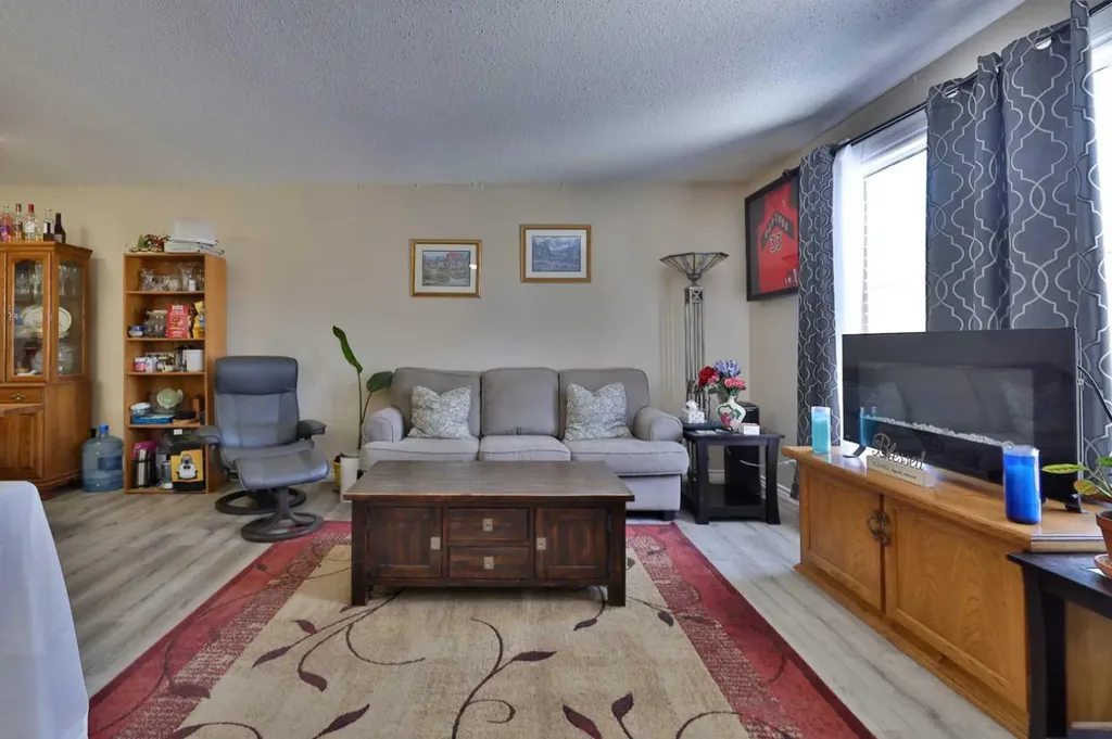 6403A 49 Avenue Camrose AB T4V 0P6