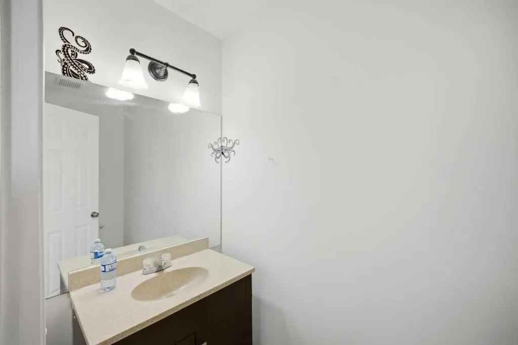 19 Appletree Close SE Calgary AB T2A 7J1