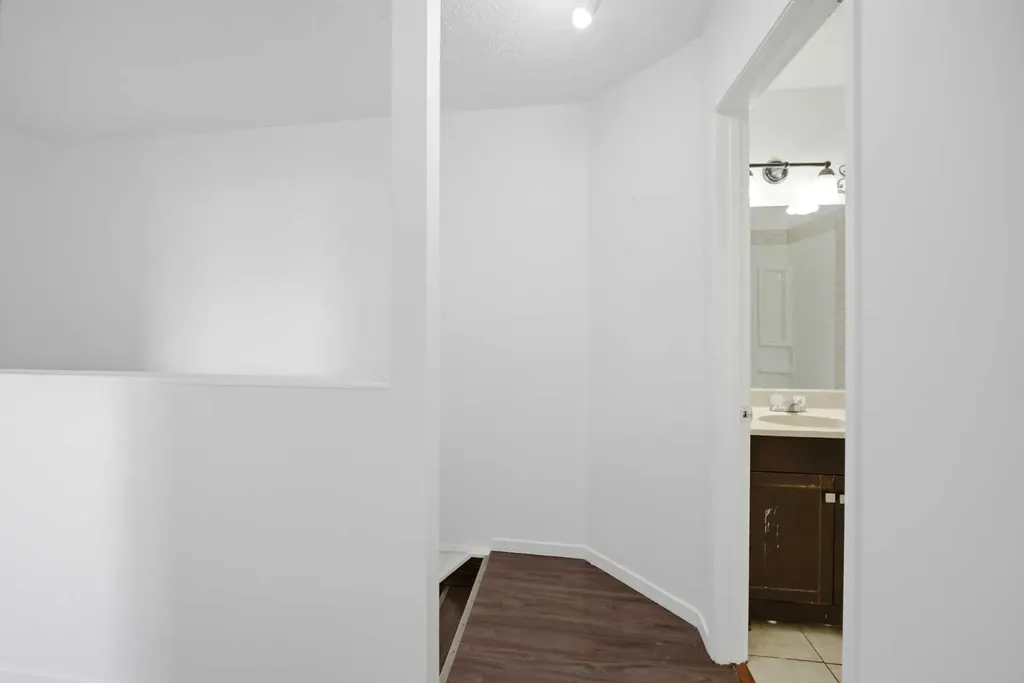 19 Appletree Close SE Calgary AB T2A 7J1