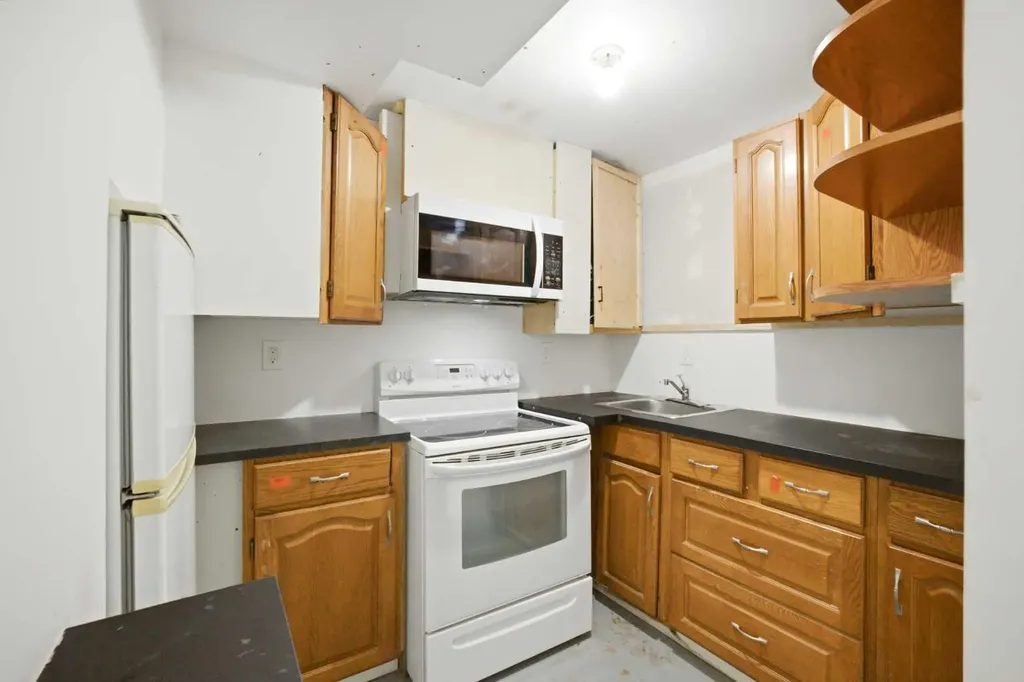 19 Appletree Close SE Calgary AB T2A 7J1