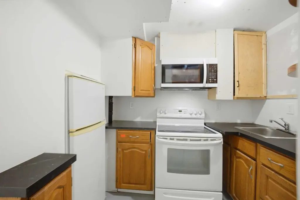 19 Appletree Close SE Calgary AB T2A 7J1