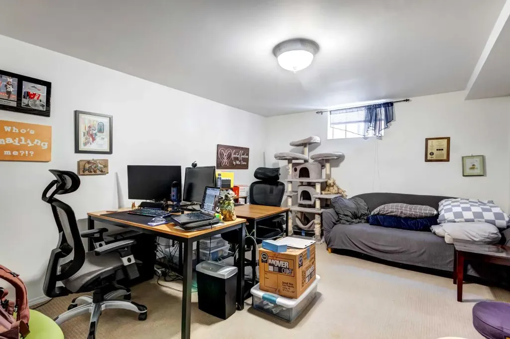 527 35a Street NW Calgary AB T2N 3A1
