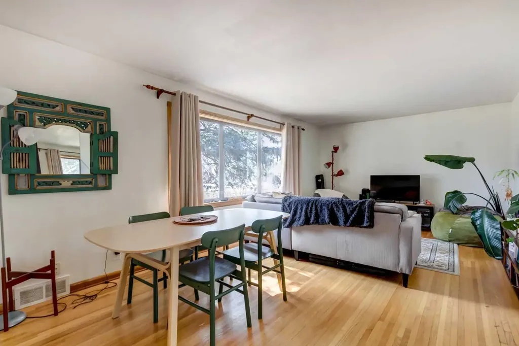 527 35a Street NW Calgary AB T2N 3A1