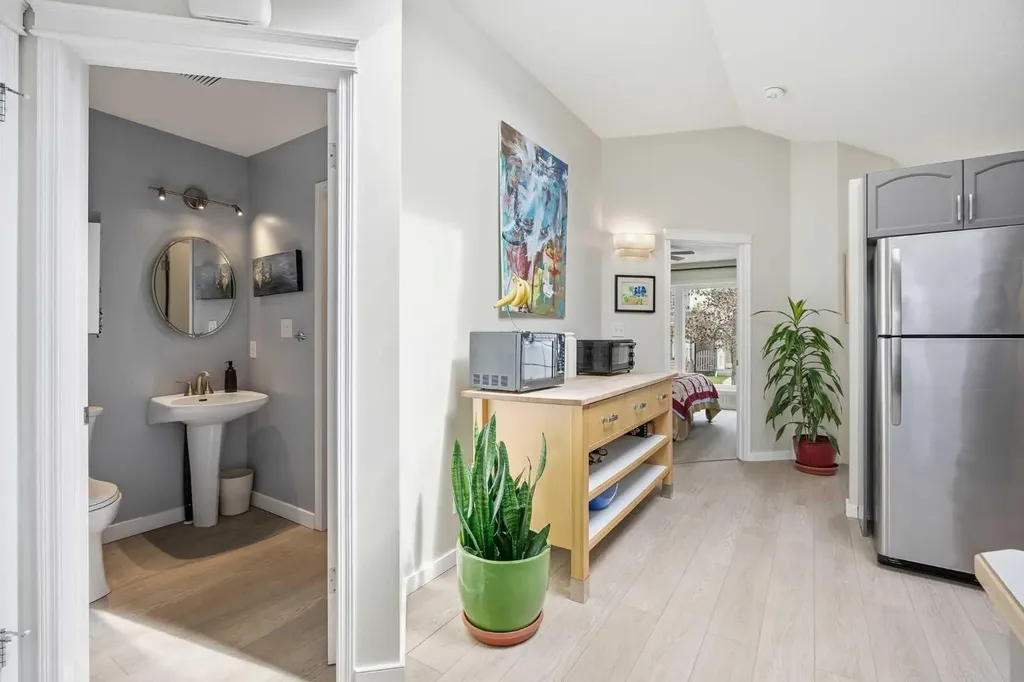 89 Prestwick Way SE Calgary AB T2Z3W7