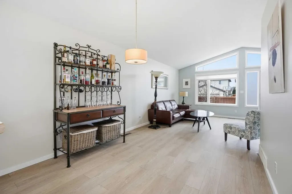 89 Prestwick Way SE Calgary AB T2Z3W7