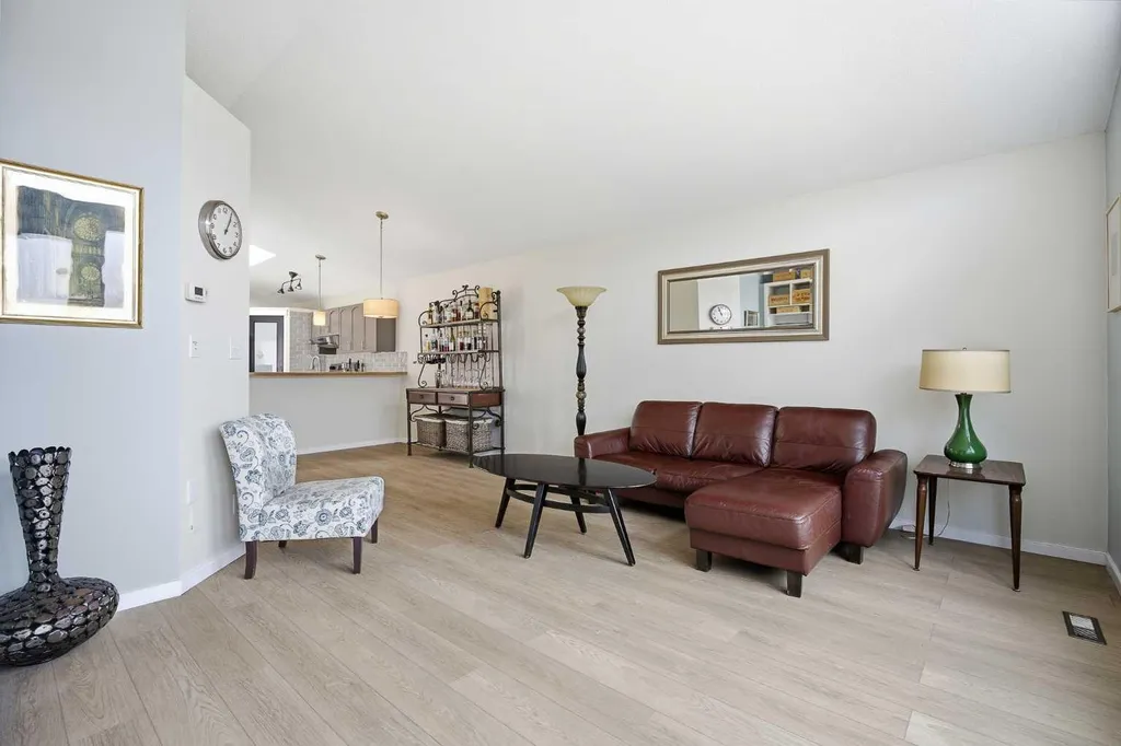 89 Prestwick Way SE Calgary AB T2Z3W7