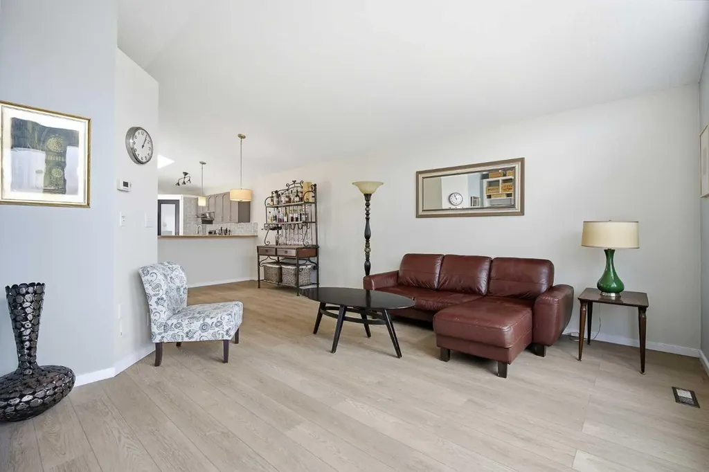 89 Prestwick Way SE Calgary AB T2Z3W7