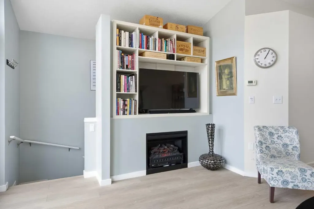 89 Prestwick Way SE Calgary AB T2Z3W7