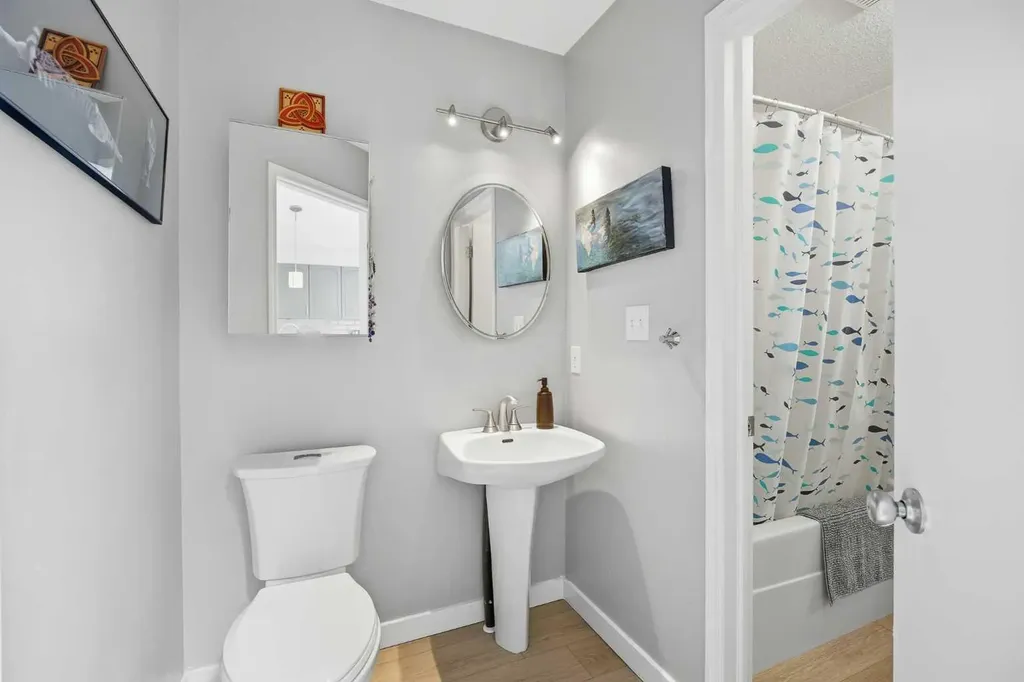 89 Prestwick Way SE Calgary AB T2Z3W7