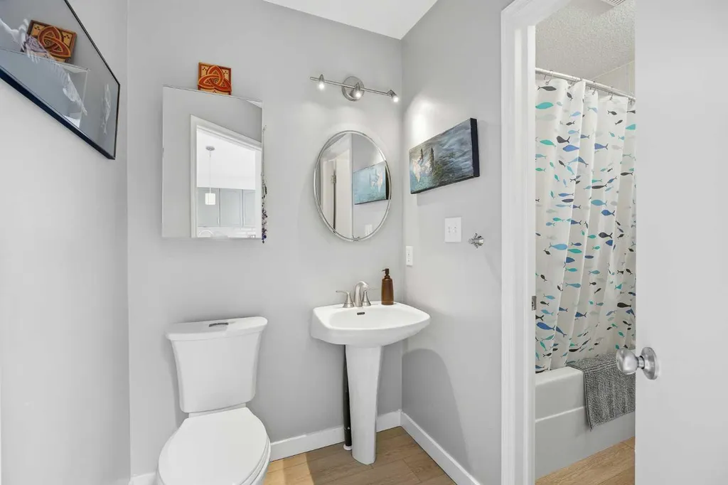 89 Prestwick Way SE Calgary AB T2Z3W7