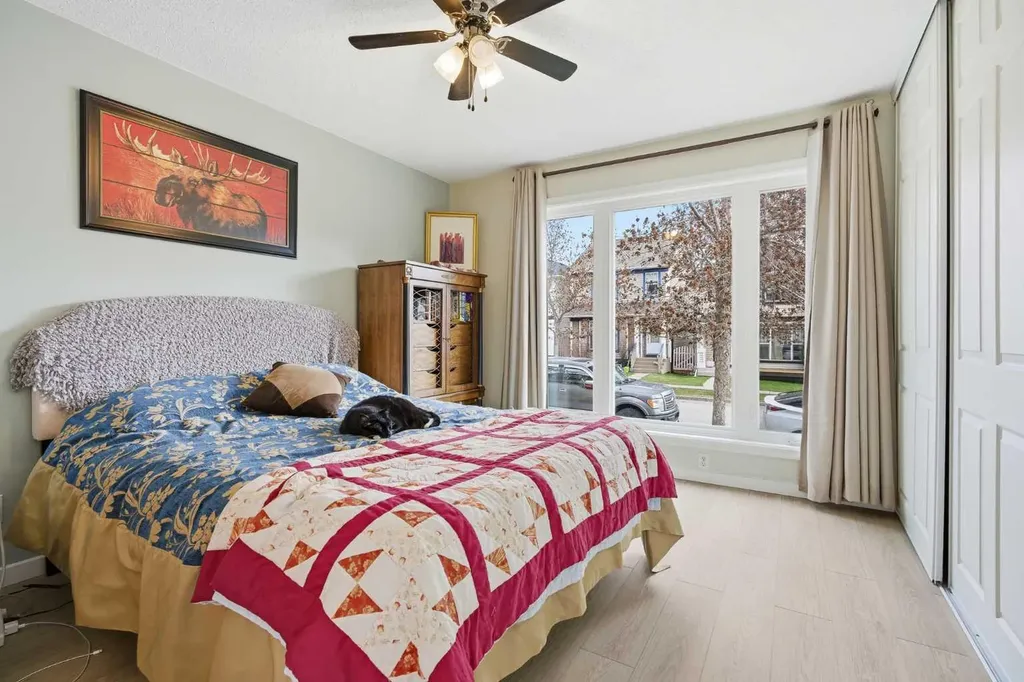 89 Prestwick Way SE Calgary AB T2Z3W7