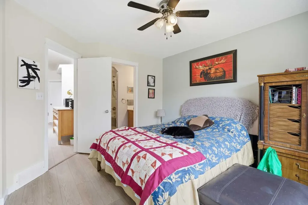 89 Prestwick Way SE Calgary AB T2Z3W7