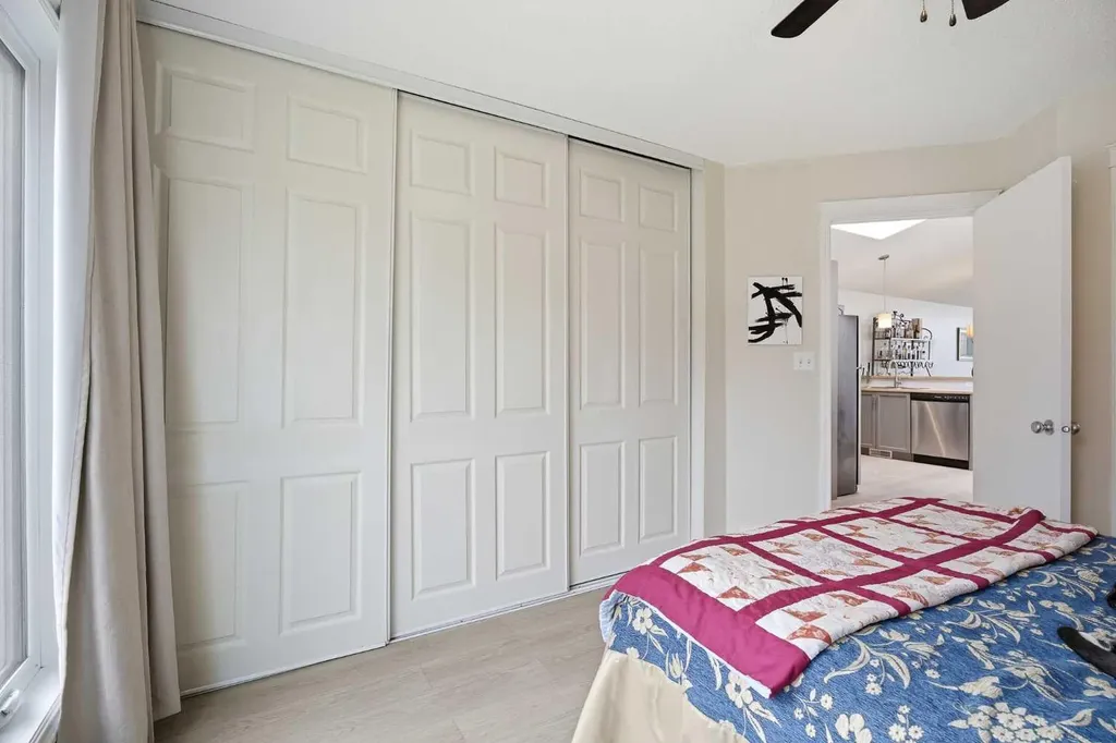 89 Prestwick Way SE Calgary AB T2Z3W7