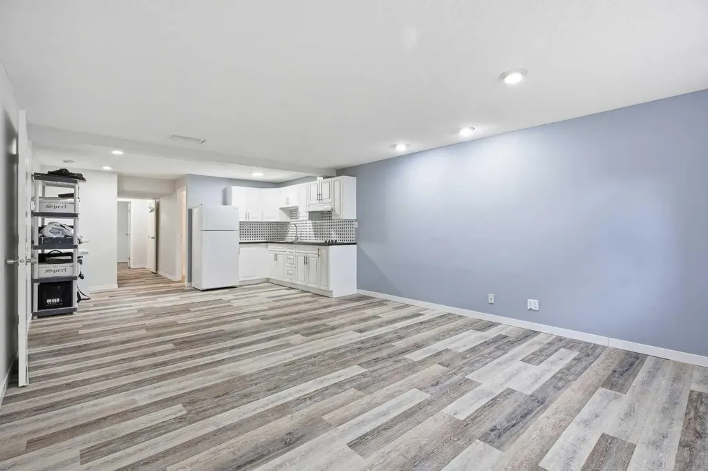 89 Prestwick Way SE Calgary AB T2Z3W7