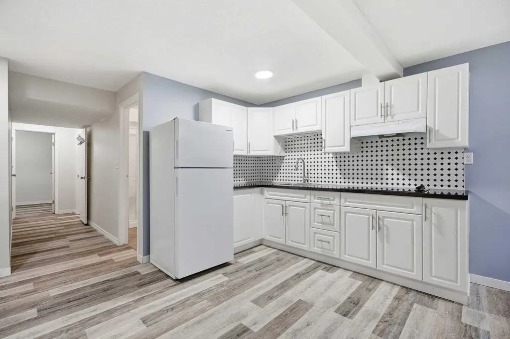 89 Prestwick Way SE Calgary AB T2Z3W7