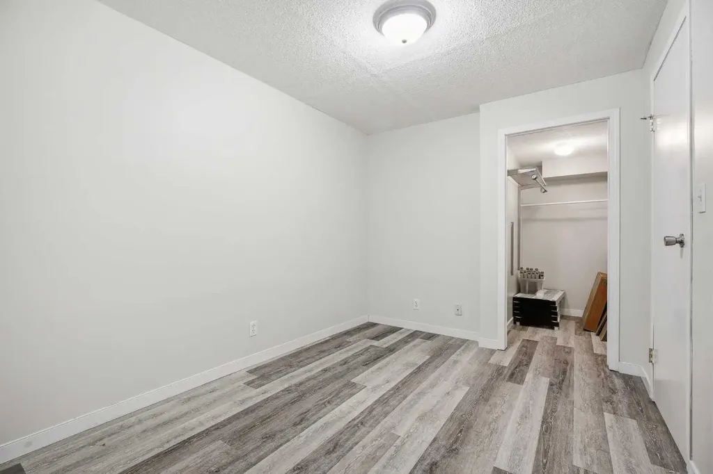 89 Prestwick Way SE Calgary AB T2Z3W7