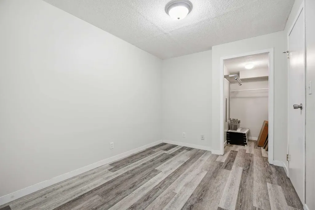 89 Prestwick Way SE Calgary AB T2Z3W7